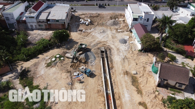 Kh&aacute;nh H&ograve;a: Hơn 700m đường, thi c&ocirc;ng gần 4 năm vẫn ngổn ngang- Ảnh 10.