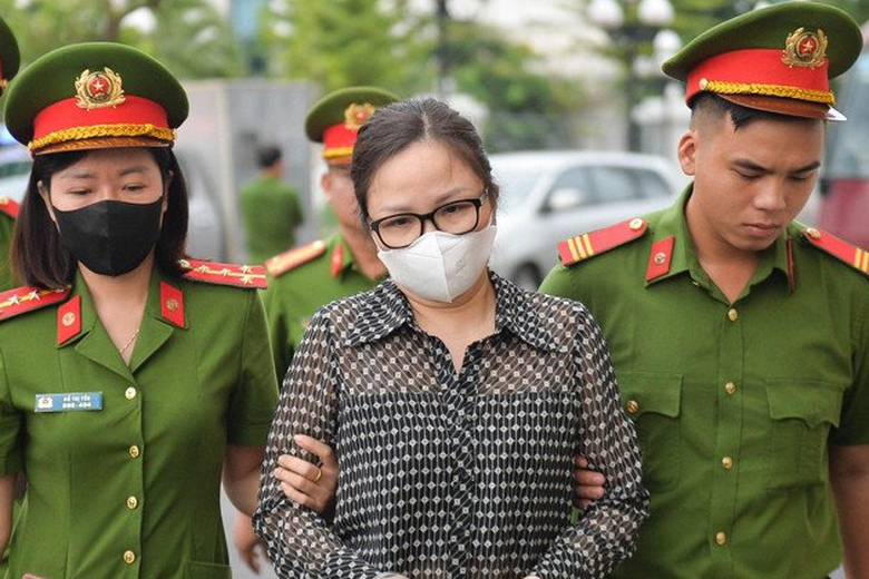 Vợ bị c&aacute;o Trịnh Văn Quyết: "Gia đ&igrave;nh sẽ d&ugrave;ng to&agrave;n bộ t&agrave;i sản để khắc phục hậu quả"- Ảnh 2.