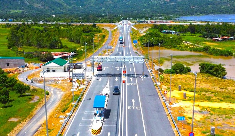 Thấy g&igrave; sau một th&aacute;ng th&iacute; điểm thu ph&iacute; bỏ barie tại 2 dự &aacute;n cao tốc?- Ảnh 1.