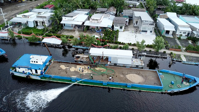 Gi&aacute;m s&aacute;t nghi&ecirc;m ngặt chất lượng c&aacute;t biển l&agrave;m cao tốc- Ảnh 2.