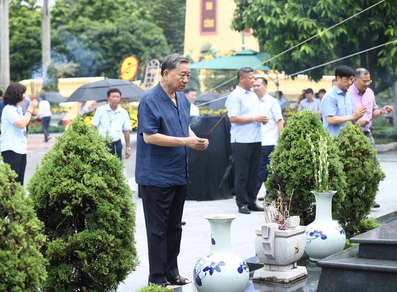 Chủ tịch nước T&ocirc; L&acirc;m kiểm tra c&ocirc;ng t&aacute;c chuẩn bị Quốc tang Tổng B&iacute; thư Nguyễn Ph&uacute; Trọng- Ảnh 1.
