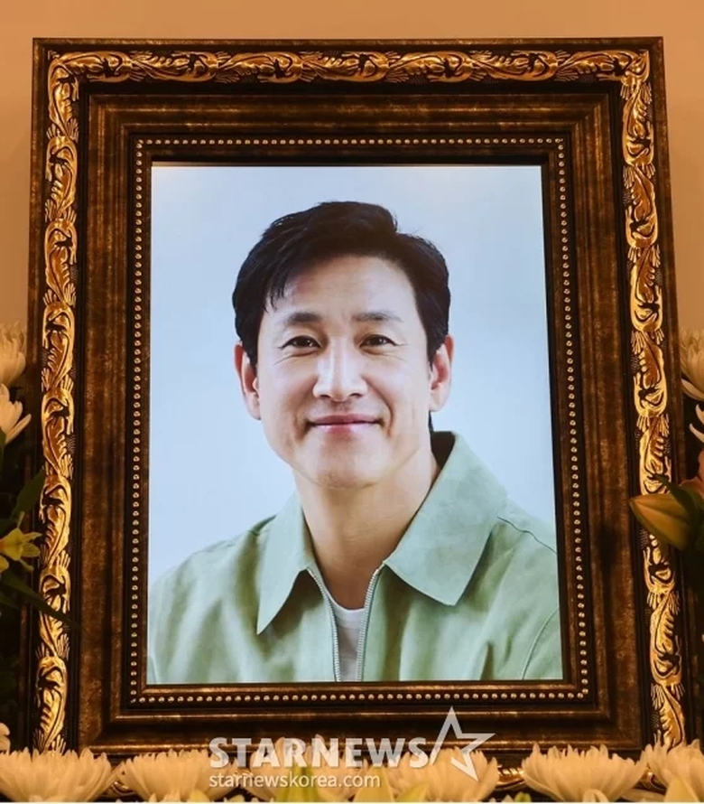 Đồng nghiệp x&uacute;c động nhớ về kỷ niệm với cố t&agrave;i tử Lee Sun Kyun của phim "K&yacute; sinh tr&ugrave;ng"- Ảnh 2.