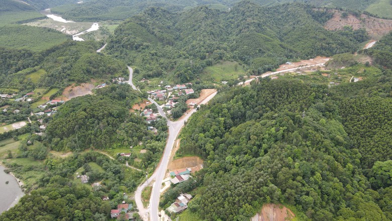 79 ngày đêm vượt khó đưa dự án quốc lộ 8A về đích- Ảnh 11. 79 ngày đêm vượt khó đưa dự án quốc lộ 8A về đích- Ảnh 11.