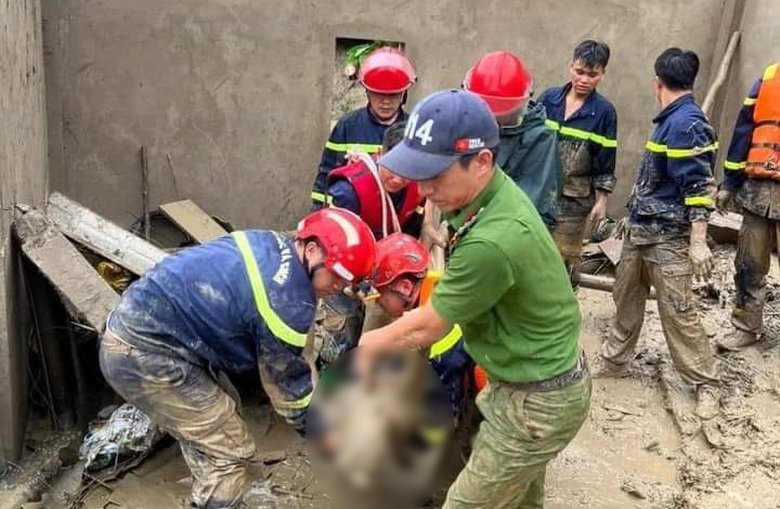 Mường Pồn tan hoang sau lũ quét kinh hoàng- Ảnh 7. Mường Pồn tan hoang sau lũ quét kinh hoàng- Ảnh 7.