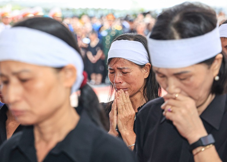 Nghẹn ng&agrave;o lễ viếng Tổng B&iacute; thư Nguyễn Ph&uacute; Trọng tại qu&ecirc; nh&agrave;- Ảnh 7.