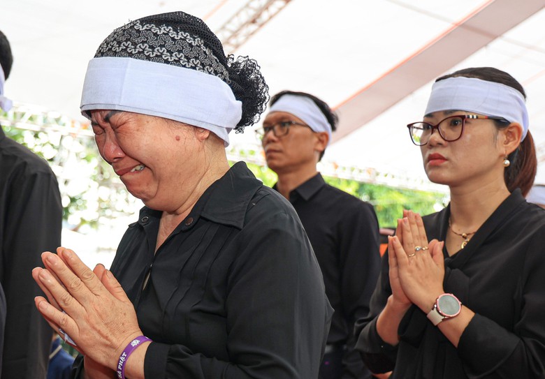 Nghẹn ng&agrave;o lễ viếng Tổng B&iacute; thư Nguyễn Ph&uacute; Trọng tại qu&ecirc; nh&agrave;- Ảnh 8.