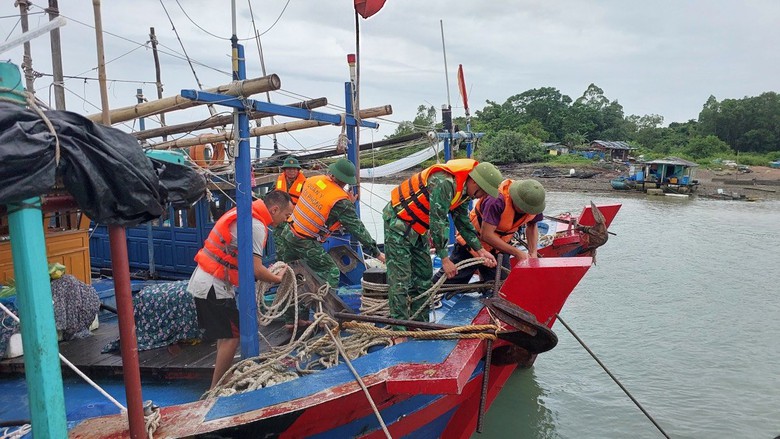 Quảng Ninh đảm bảo ATGT đường thủy nội địa trong m&ugrave;a mưa, b&atilde;o- Ảnh 1.