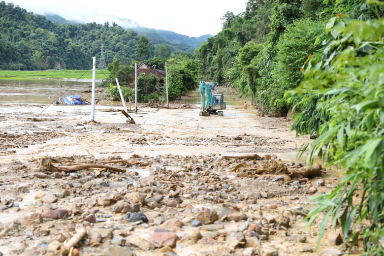Mường Pồn tan hoang sau lũ quét kinh hoàng- Ảnh 5. Mường Pồn tan hoang sau lũ quét kinh hoàng- Ảnh 5.