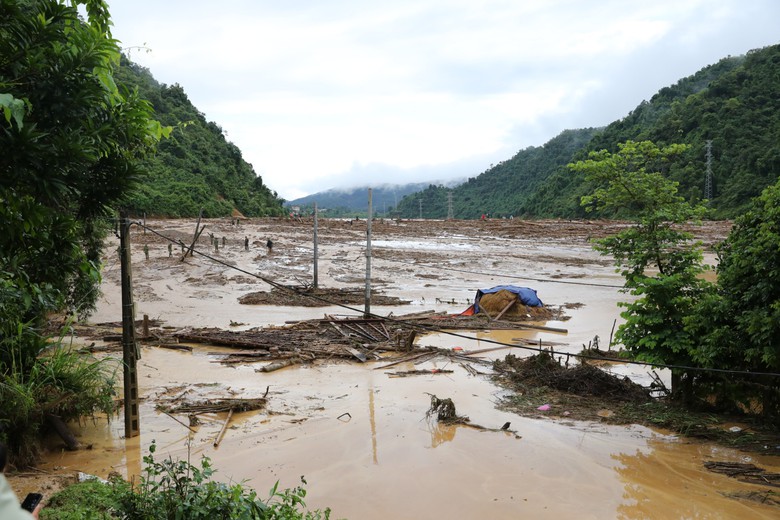 Mường Pồn tan hoang sau lũ quét kinh hoàng- Ảnh 13. Mường Pồn tan hoang sau lũ quét kinh hoàng- Ảnh 13.