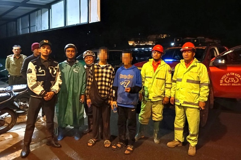 Lâm Đồng: Giải cứu 3 du khách lạc trong rừng nguyên sinh- Ảnh 1. Lâm Đồng: Giải cứu 3 du khách lạc trong rừng nguyên sinh- Ảnh 1.