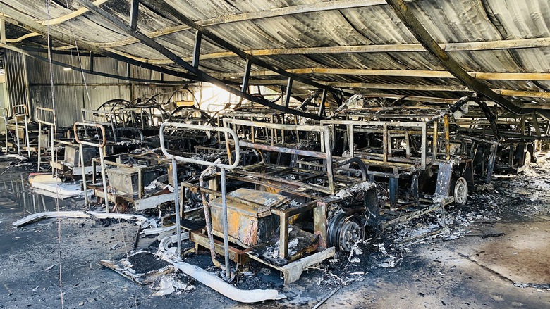 Lại ch&aacute;y h&agrave;ng chục xe điện tại Hội An- Ảnh 1.