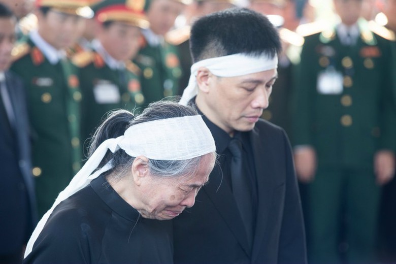 Nghẹn ng&agrave;o những h&igrave;nh ảnh tiễn biệt Tổng B&iacute; thư về nơi an nghỉ- Ảnh 1.