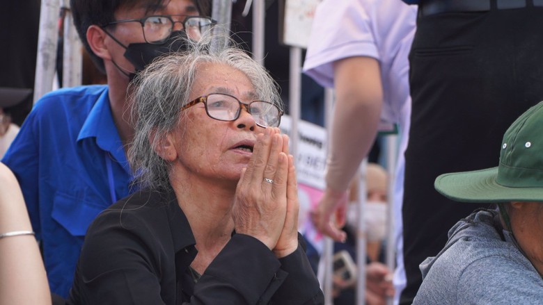 Nghẹn ng&agrave;o những h&igrave;nh ảnh tiễn biệt Tổng B&iacute; thư về nơi an nghỉ- Ảnh 9.