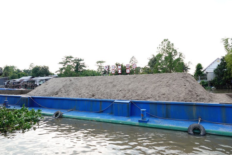 Hơn nửa triệu khối c&aacute;t về cao tốc qua Cần Thơ, tiến độ thi c&ocirc;ng tăng từng ng&agrave;y- Ảnh 1.