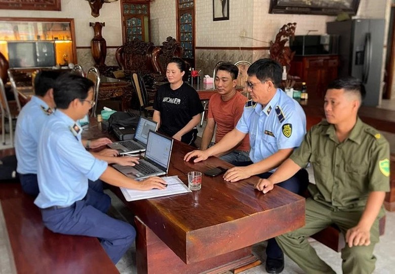 Kh&aacute;nh H&ograve;a xử phạt qu&aacute;n cơm bị tố "chặt ch&eacute;m" thực kh&aacute;ch- Ảnh 1.