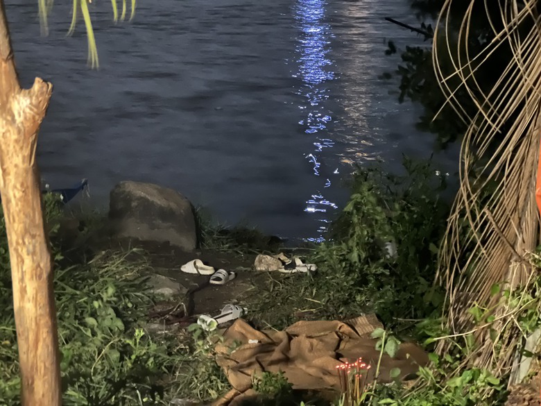 Hai em nhỏ đuối nước dưới hồ khai th&aacute;c đ&aacute; ở B&igrave;nh Dương- Ảnh 2.