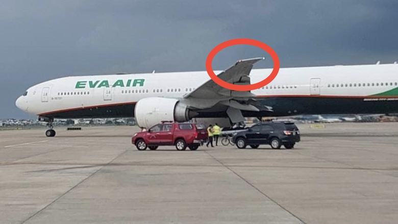 Vụ m&aacute;y bay Eva Air m&oacute;p c&aacute;nh ở T&acirc;n Sơn Nhất: H&atilde;ng bay kh&ocirc;ng d&ugrave;ng dịch vụ xe dẫn đường- Ảnh 1.