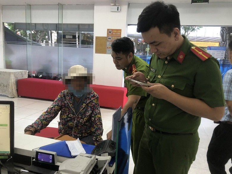 Một phụ nữ ở Đ&agrave; Nẵng su&yacute;t mất 300 triệu đồng v&igrave; cuộc gọi giả danh c&ocirc;ng an- Ảnh 1.