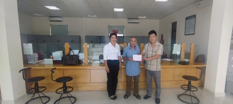 Bốn ch&aacute;u nhỏ mất bố v&igrave; TNGT, mẹ bỏ đi ở Y&ecirc;n B&aacute;i: Bạn đọc ủng hộ hơn 100 triệu trong 2 ng&agrave;y- Ảnh 1.
