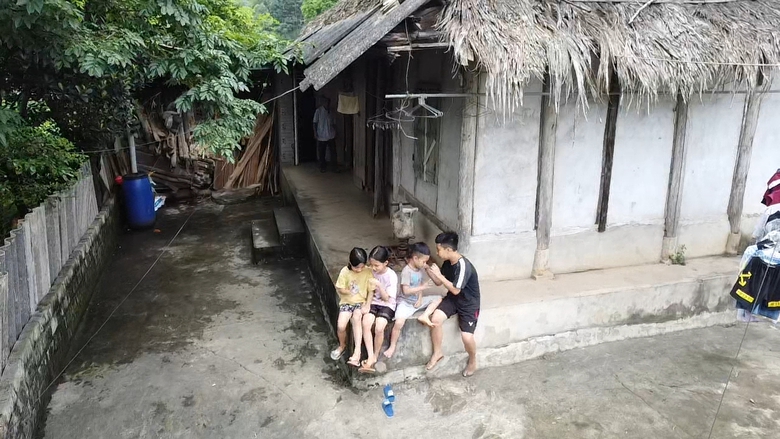 Bốn ch&aacute;u nhỏ mất bố v&igrave; TNGT, mẹ bỏ đi ở Y&ecirc;n B&aacute;i: Bạn đọc ủng hộ hơn 100 triệu trong 2 ng&agrave;y- Ảnh 2.