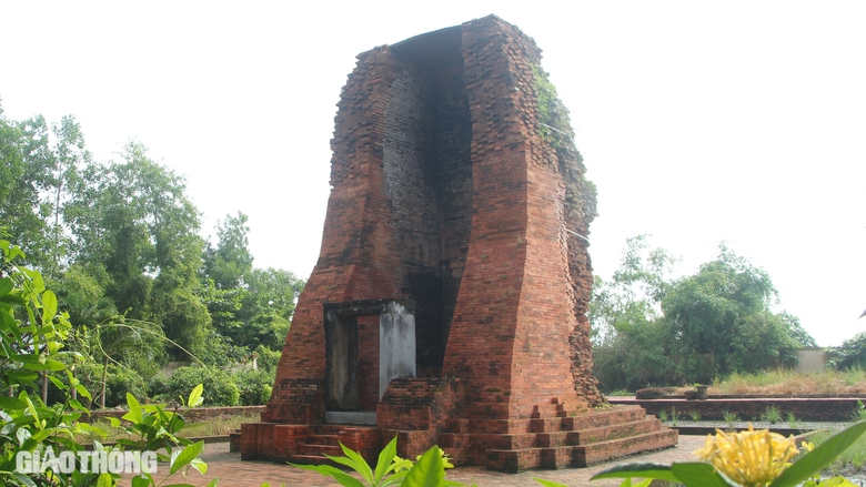 Cận cảnh di t&iacute;ch đặc biệt c&oacute; 5 bảo vật quốc gia ở Bạc Li&ecirc;u- Ảnh 2.