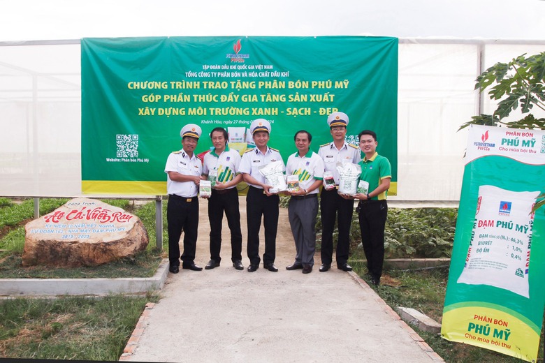 PVFCCo: Nhiều hoạt động thiết thực, &yacute; nghĩa kỷ niệm ng&agrave;y Thương binh liệt sỹ- Ảnh 3.