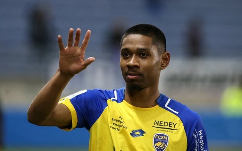 Thương vụ sao Việt kiều gia nhập đội bóng V-League nguy cơ đổ bể vì số tiền cao kỷ lục- Ảnh 1. Thương vụ sao Việt kiều gia nhập đội bóng V-League nguy cơ đổ bể vì số tiền cao kỷ lục- Ảnh 1.