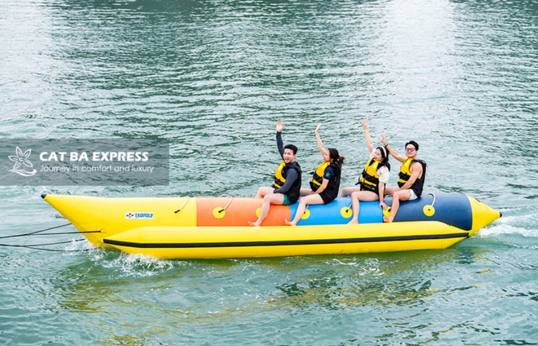 Bất an dịch vụ lướt phao chuối kh&ocirc;ng ph&eacute;p tr&ecirc;n vịnh Lan Hạ- Ảnh 2.