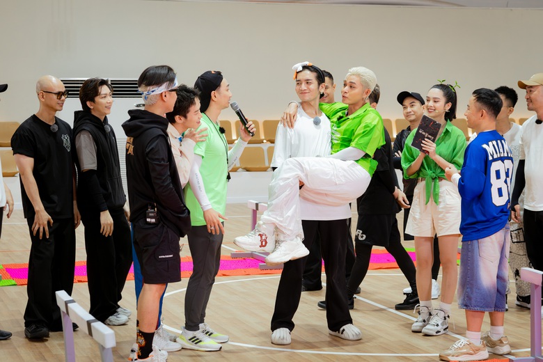 Jun Phạm nhớ thời mặc &aacute;o da rẻ tiền, đi diễn bằng xe bu&yacute;t- Ảnh 5.