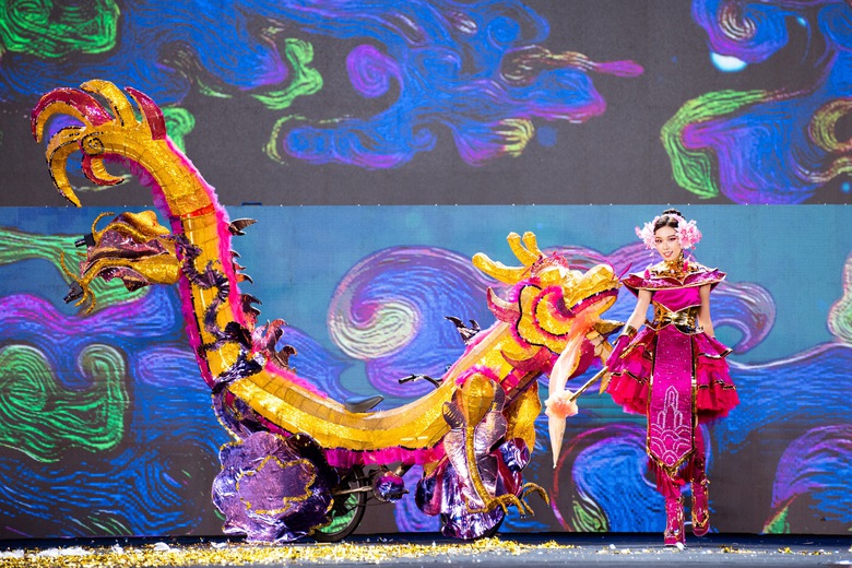 B&ugrave;ng nổ đ&ecirc;m Trang phục văn h&oacute;a d&acirc;n tộc tại Miss Grand Vietnam 2024- Ảnh 18.