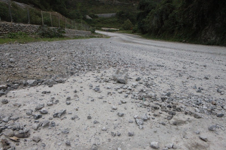 R&agrave; so&aacute;t mỏ đ&aacute; chờ cấp ph&eacute;p nổ m&igrave;n vẫn cho xe chở qu&aacute; tải ở Điện Bi&ecirc;n- Ảnh 8.