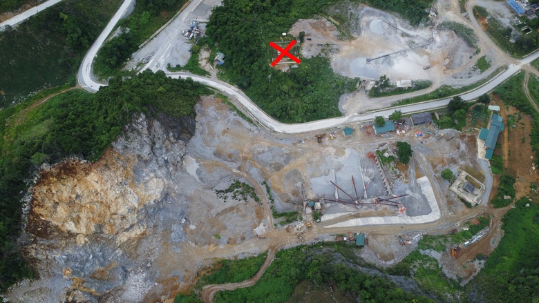 R&agrave; so&aacute;t mỏ đ&aacute; chờ cấp ph&eacute;p nổ m&igrave;n vẫn cho xe chở qu&aacute; tải ở Điện Bi&ecirc;n- Ảnh 2.