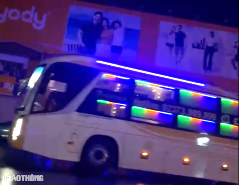 B&aacute;t nh&aacute;o vận tải kh&aacute;ch Thanh H&oacute;a - H&agrave; Nội: Xử nghi&ecirc;m tr&aacute;nh &ldquo;nhờn&rdquo; luật- Ảnh 1.