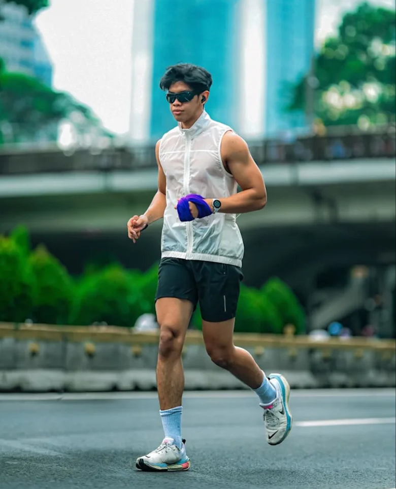 Trầm trồ nhan sắc d&agrave;n nam thần sắp đến Việt Nam dự thi Nam vương Thế giới- Ảnh 2.