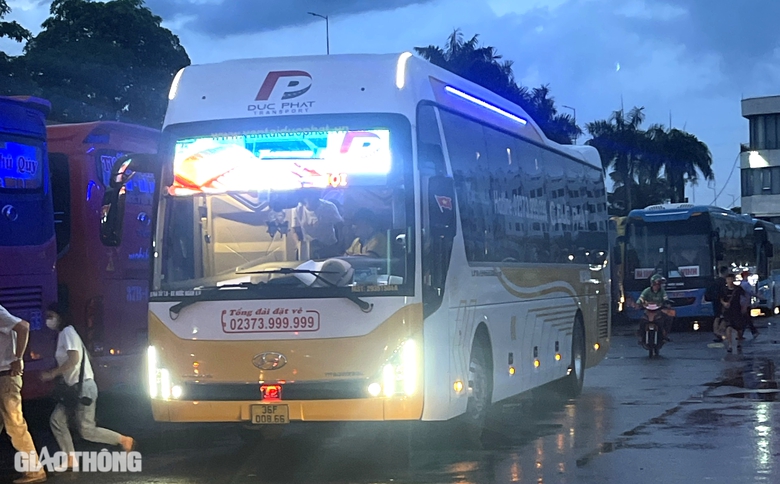 B&aacute;t nh&aacute;o vận tải kh&aacute;ch Thanh H&oacute;a - H&agrave; Nội: Xử nghi&ecirc;m tr&aacute;nh &ldquo;nhờn&rdquo; luật- Ảnh 5.