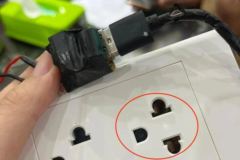 Xử l&yacute; thế n&agrave;o người đặt camera quay l&eacute;n trong ph&ograve;ng trọ?- Ảnh 1.