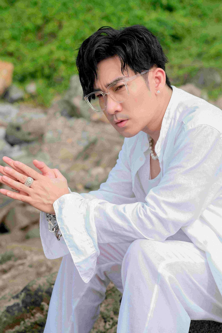 Ca sĩ Quang H&agrave;: Tuổi 43 một m&igrave;nh vẫn kh&ocirc;ng thấy c&ocirc; đơn- Ảnh 2.