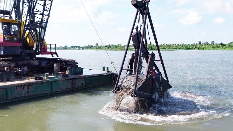 Nh&agrave; thầu cao tốc th&ecirc;m kh&oacute; khi nhiều mỏ c&aacute;t ở Đồng Th&aacute;p kh&ocirc;ng được n&acirc;ng c&ocirc;ng suất- Ảnh 2.