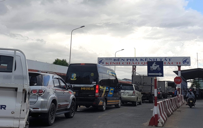 Khi n&agrave;o nạo v&eacute;t bến ph&agrave; K&ecirc;nh Tắt, L&aacute;ng Sắt ở Tr&agrave; Vinh?- Ảnh 1.