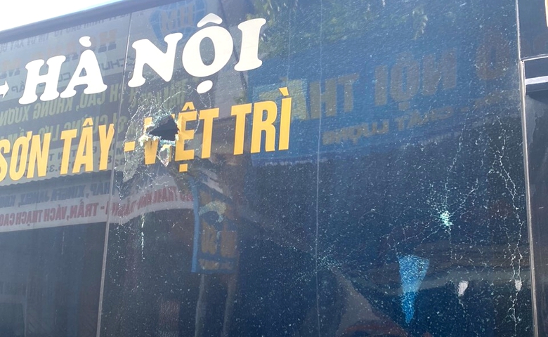 B&aacute;o động t&igrave;nh trạng x&ocirc; x&aacute;t do tranh gi&agrave;nh kh&aacute;ch giữa c&aacute;c nh&agrave; xe- Ảnh 3.