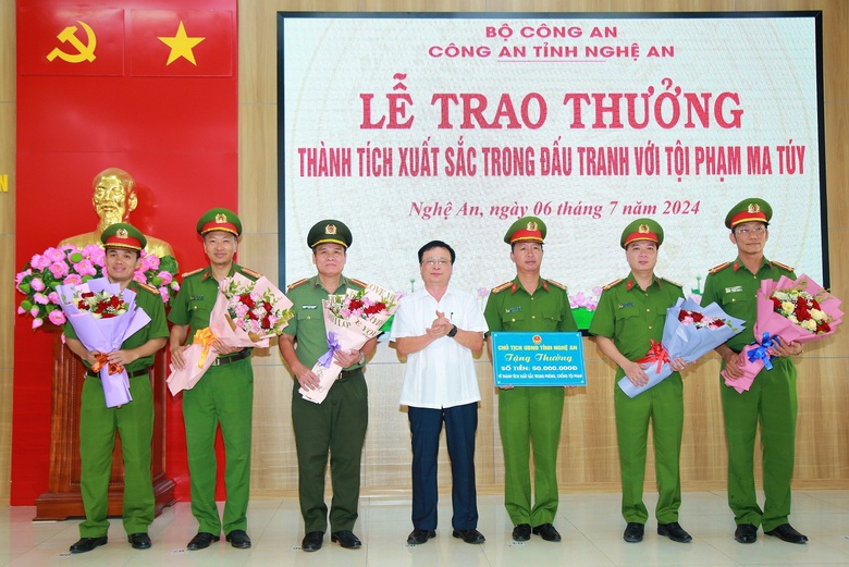 Phá thành công chuyên án ma túy “khủng”, thu giữ 27 bánh heroin- Ảnh 2. Phá thành công chuyên án ma túy “khủng”, thu giữ 27 bánh heroin- Ảnh 2.