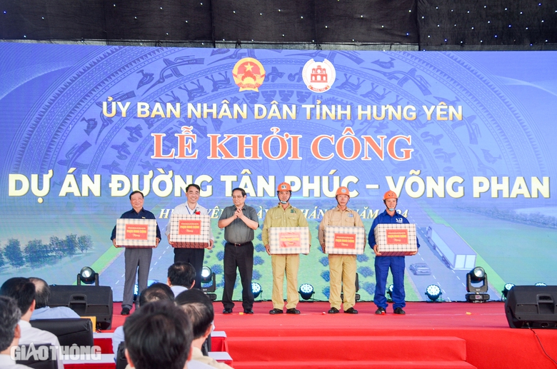 Thủ tướng ph&aacute;t lệnh khởi c&ocirc;ng tuyến đường 3.000 tỷ ở Hưng Y&ecirc;n- Ảnh 3.