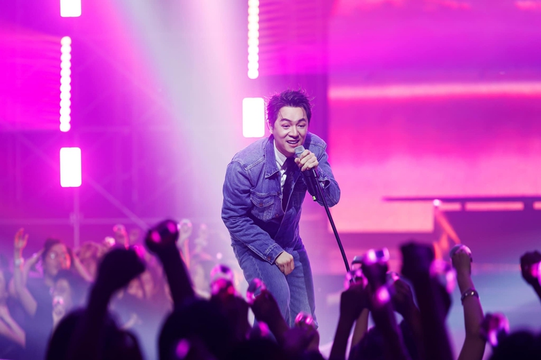 Đăng Kh&ocirc;i kể về thời gian tạm dừng ca h&aacute;t v&igrave; căn bệnh lạ- Ảnh 1.