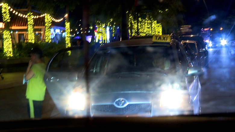 Quảng Ninh mạnh tay dẹp taxi d&ugrave;- Ảnh 2.