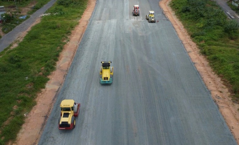 Hợp long cầu d&agrave;i hơn 3,3km tr&ecirc;n cao tốc Bến Lức - Long Th&agrave;nh- Ảnh 1.