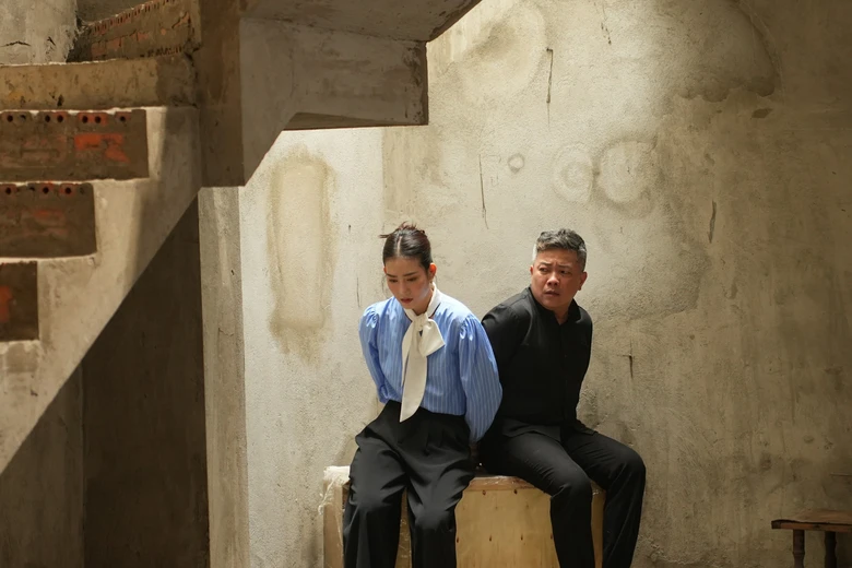 Ho&agrave;ng M&egrave;o l&agrave;m &ldquo;sugar daddy&rdquo; của mỹ nh&acirc;n Miss Earth trong S&oacute;i săn cừu- Ảnh 3.
