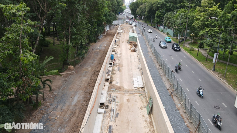 Hầm chui hơn 200 tỷ ở cửa ng&otilde; s&acirc;n bay T&acirc;n Sơn Nhất hối hả về đ&iacute;ch- Ảnh 3.