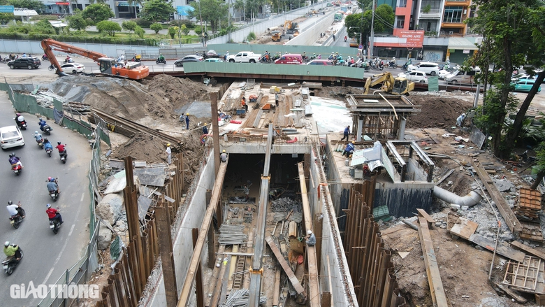 Hầm chui hơn 200 tỷ ở cửa ng&otilde; s&acirc;n bay T&acirc;n Sơn Nhất hối hả về đ&iacute;ch- Ảnh 5.