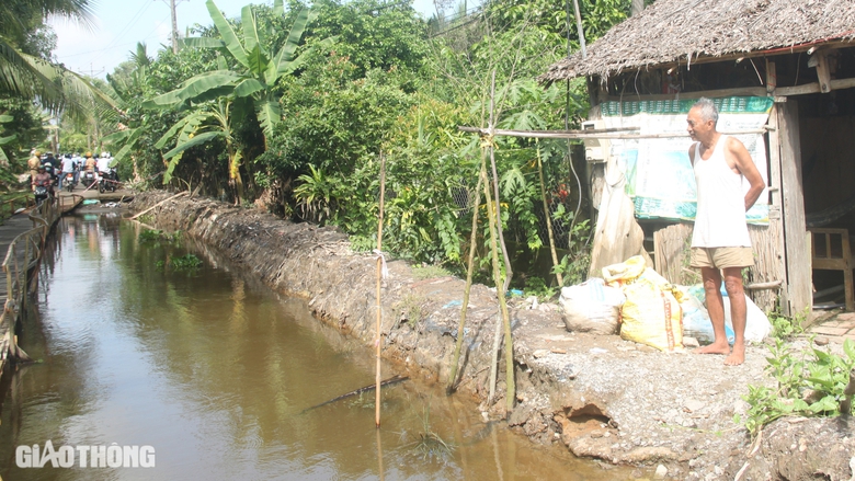 "Hơn 70 tuổi, lần đầu tôi thấy cảnh sụt lún kinh hoàng ở Bạc Liêu"- Ảnh 1. "Hơn 70 tuổi, lần đầu tôi thấy cảnh sụt lún kinh hoàng ở Bạc Liêu"- Ảnh 1.