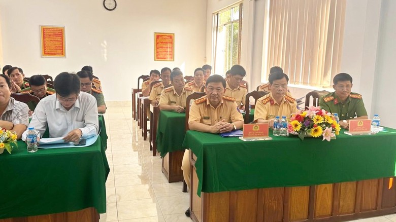 Đồng Th&aacute;p: Triển khai kế hoạch bảo đảm trật tự an to&agrave;n giao th&ocirc;ng địa b&agrave;n phức tạp- Ảnh 2.